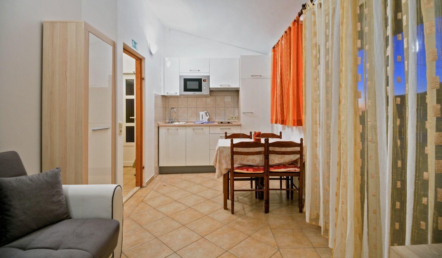 Apartments Bisernica-With Pool Ražanj Esterno foto