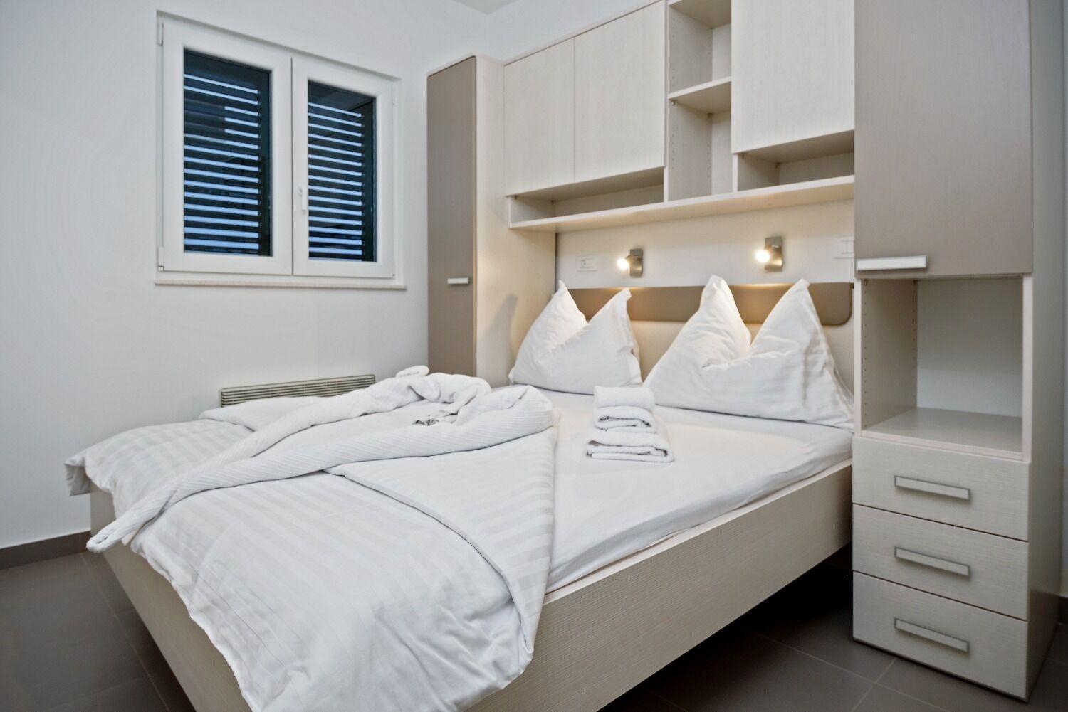 Apartments Bisernica-With Pool Ražanj Esterno foto
