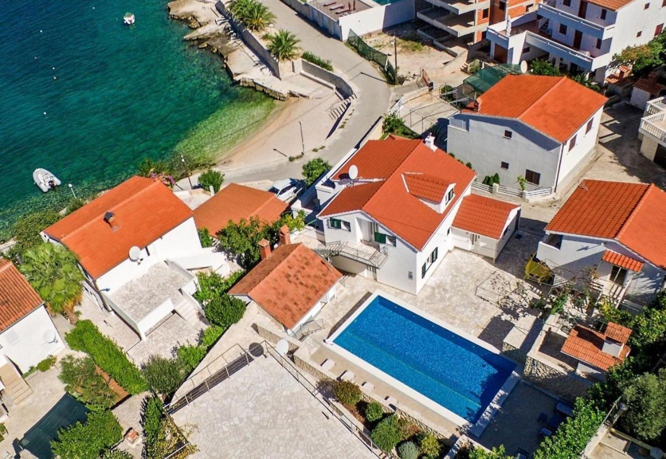 Apartments Bisernica-With Pool Ražanj Esterno foto