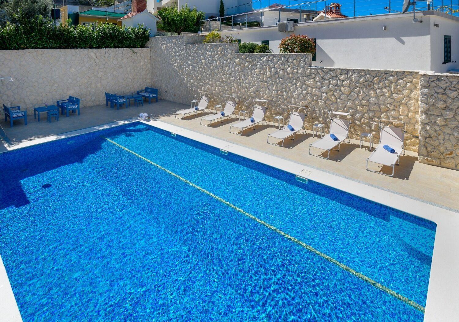 Apartments Bisernica-With Pool Ražanj Esterno foto